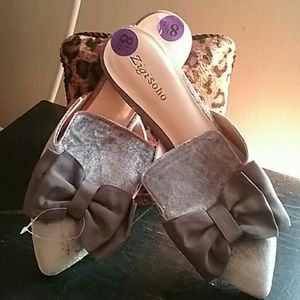 Gray flat slide in slippers